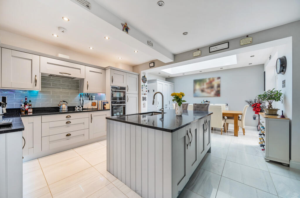 House in Taunton - View 3