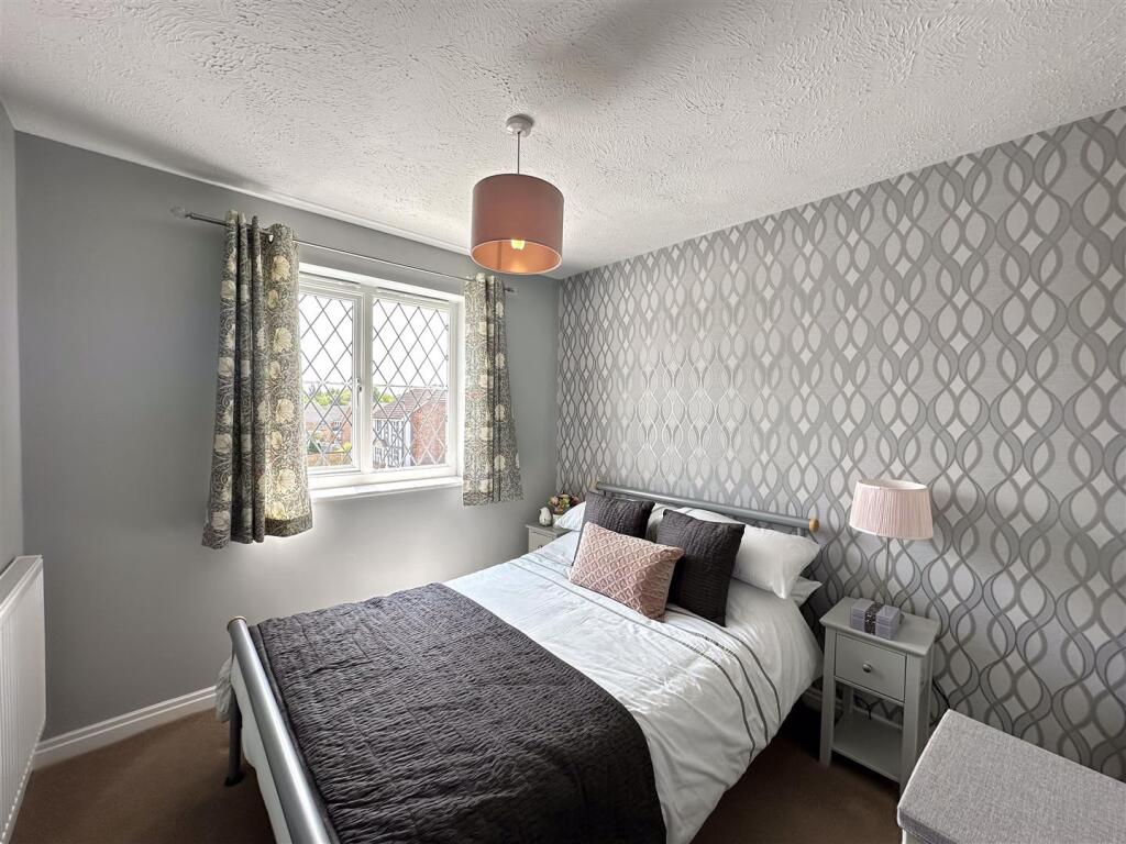 Ashworth Road, Pontefract - More