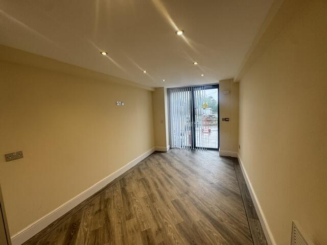 Apartment in Leeds - View 5