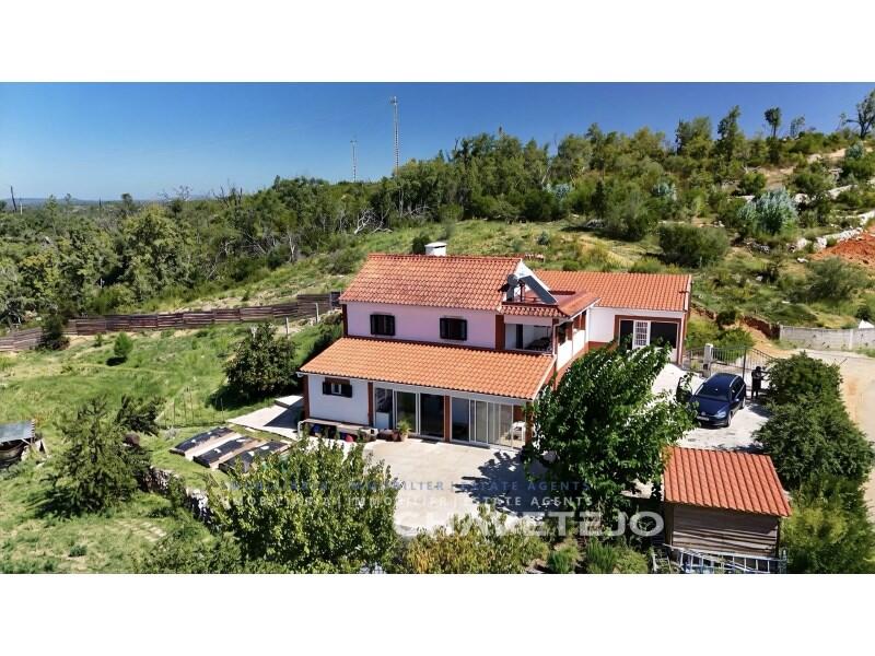 Main image of property: Leiria, Almoster