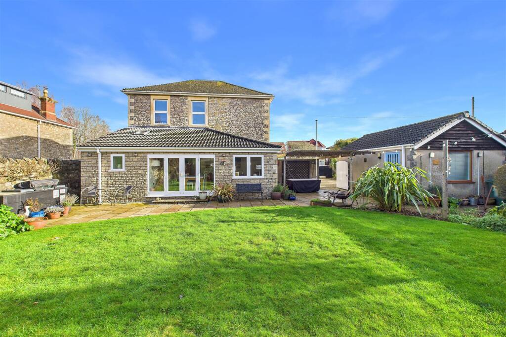An elegant home on the much admired Cambridge Road. image 3