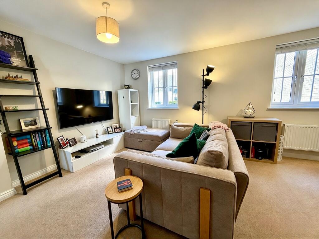 House in Stratton St Margaret, Greenbridge, Coleview - More