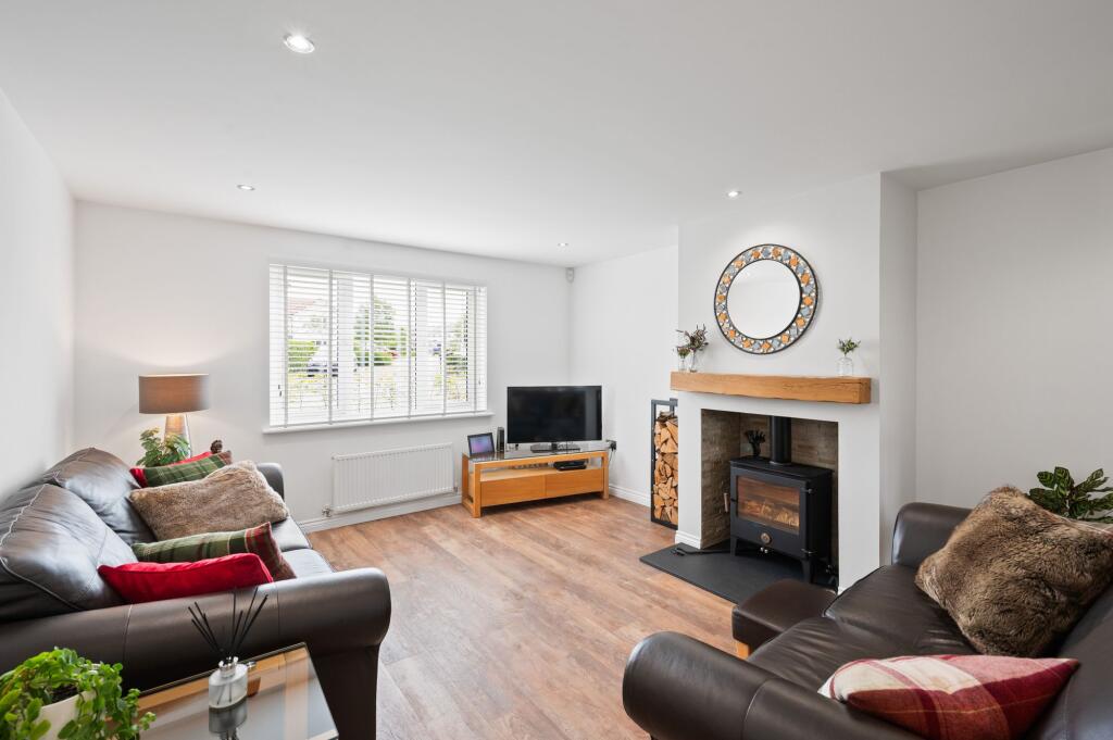 House in East Calder, Calderwood - View 3