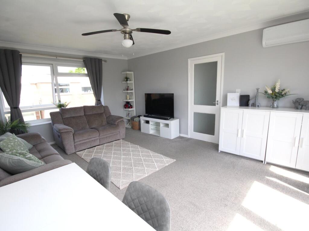 429 Wimborne Road, Oakdale, POOLE, BH15 photo 3