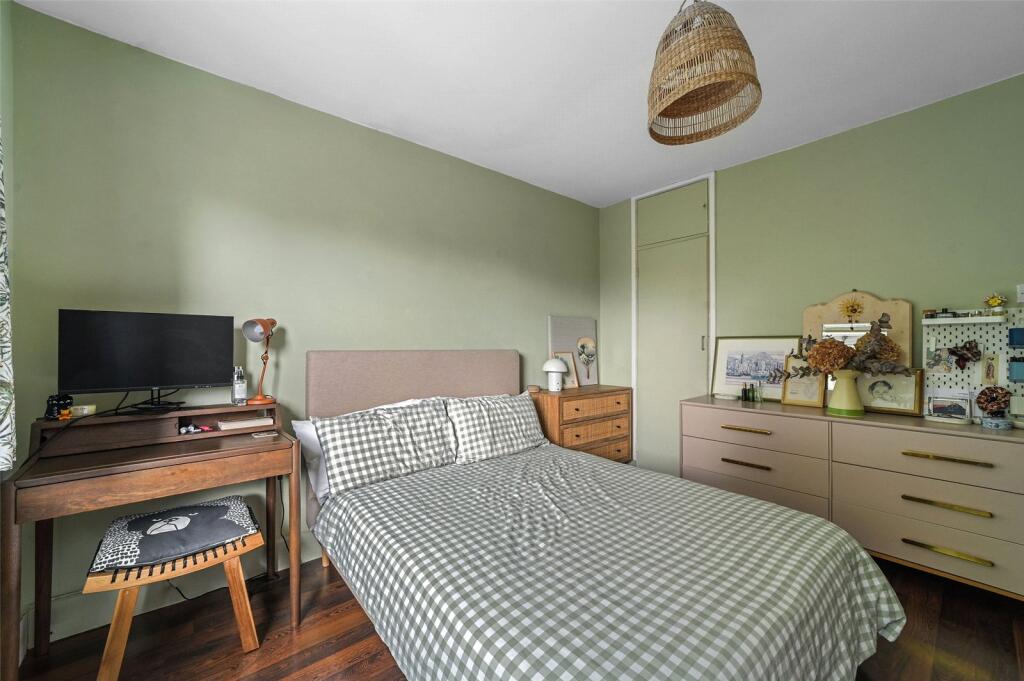 Apartment in London - More