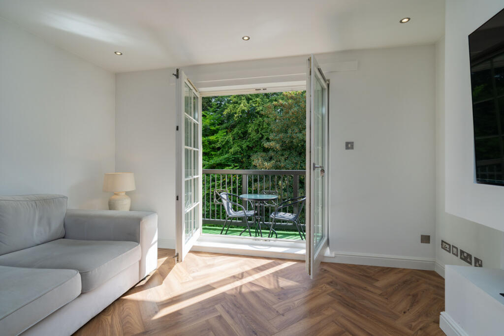 Apartment in Edinburgh - More