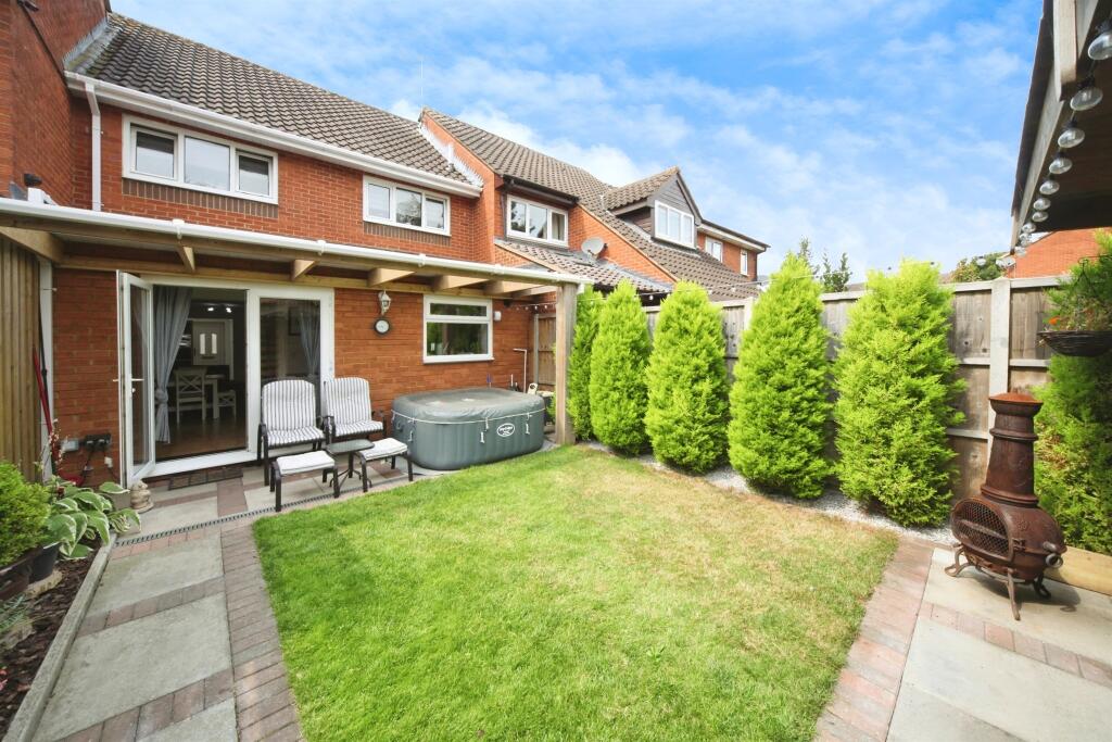 Brookfield Avenue, Houghton Regis, Dunstable photo 2