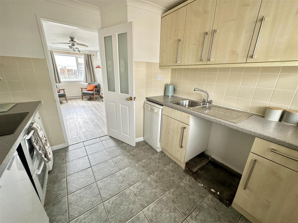 Apartment in Perranzabuloe, Cornwall - View 5