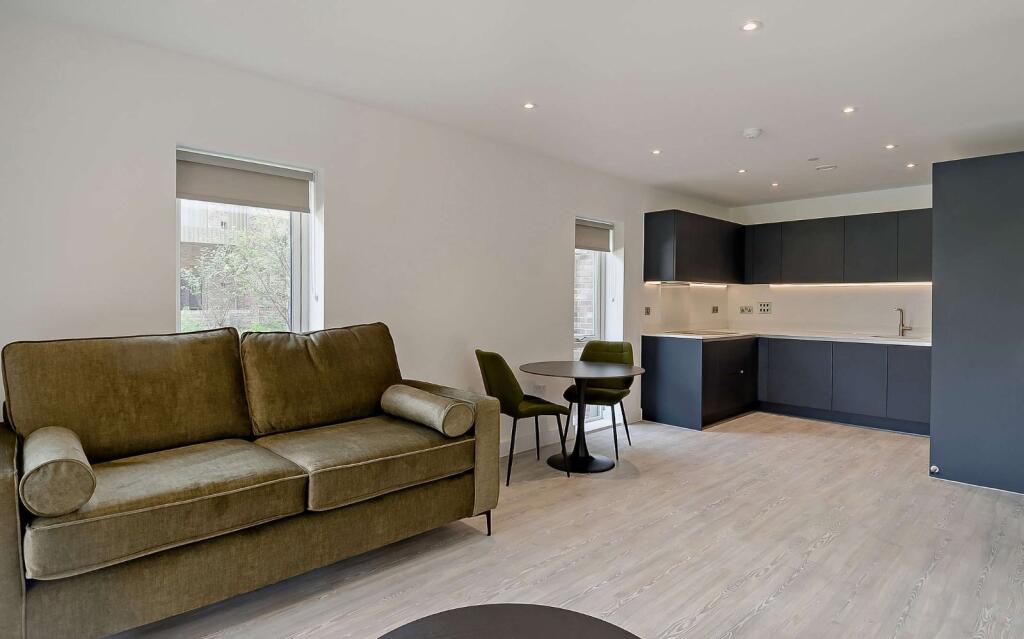 Main image of property: De Bruyne Street, Cambridge, Cambridgeshire, CB5