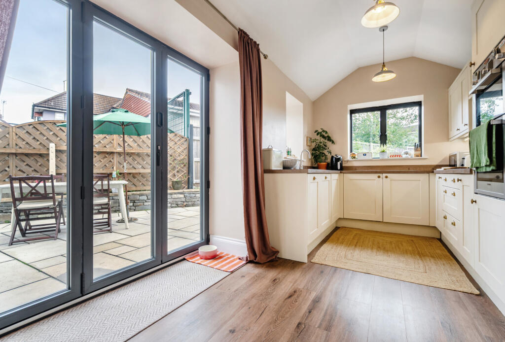 House in Bristol, Bitton - More