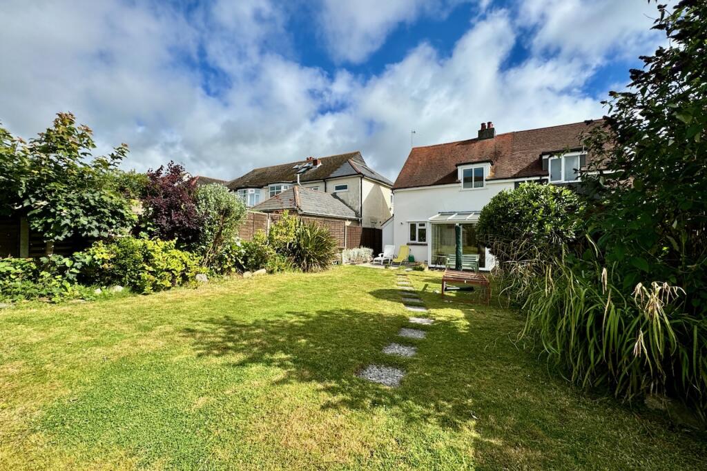 Kings Road West, Swanage photo 4