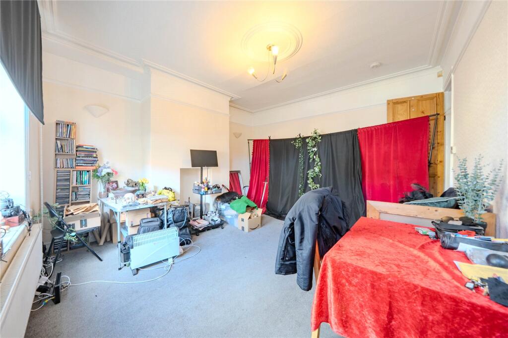 House in Leeds, Bagley, Rodley - View 4