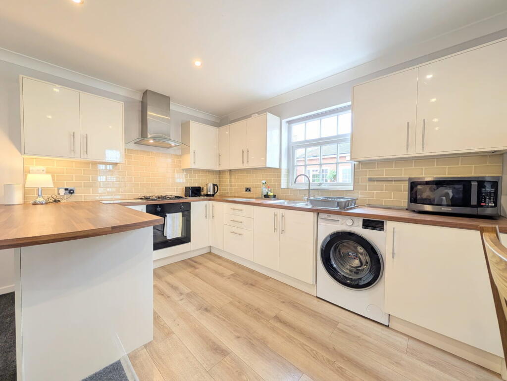 Main image of property: To Let -Nelson Street, Southport, PR8 - Short Term Lets - 2 Bed Apt