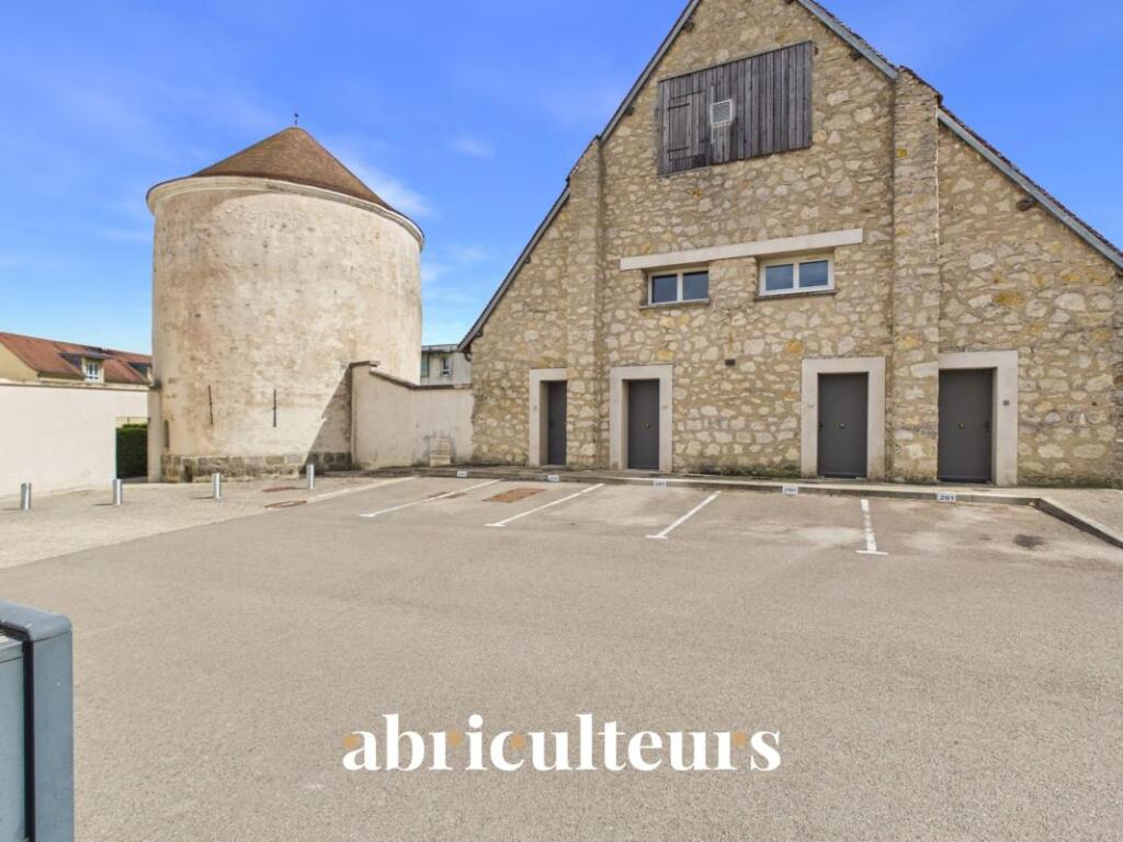 Main image of property: Paris-Isle of France, Val-d`Oise, Survilliers
