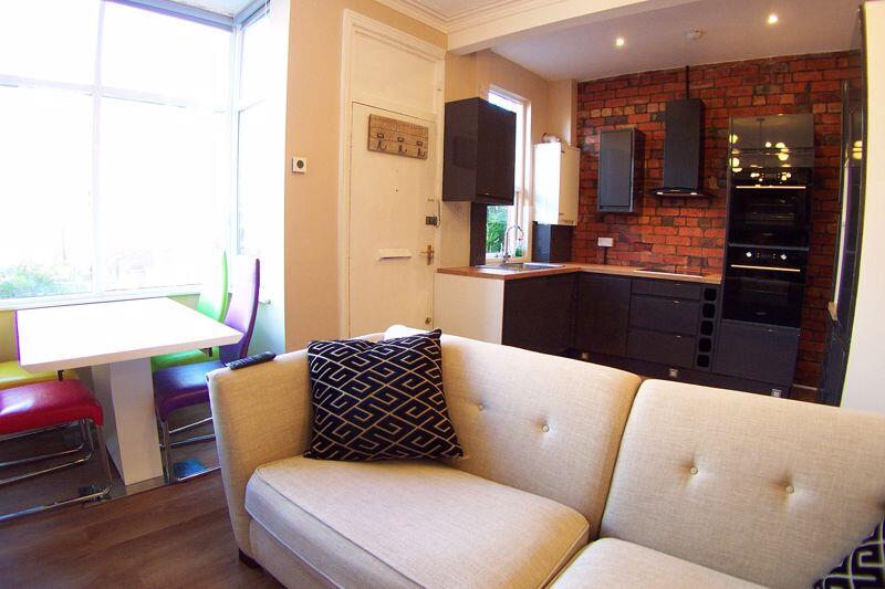 House in Leeds - View 5