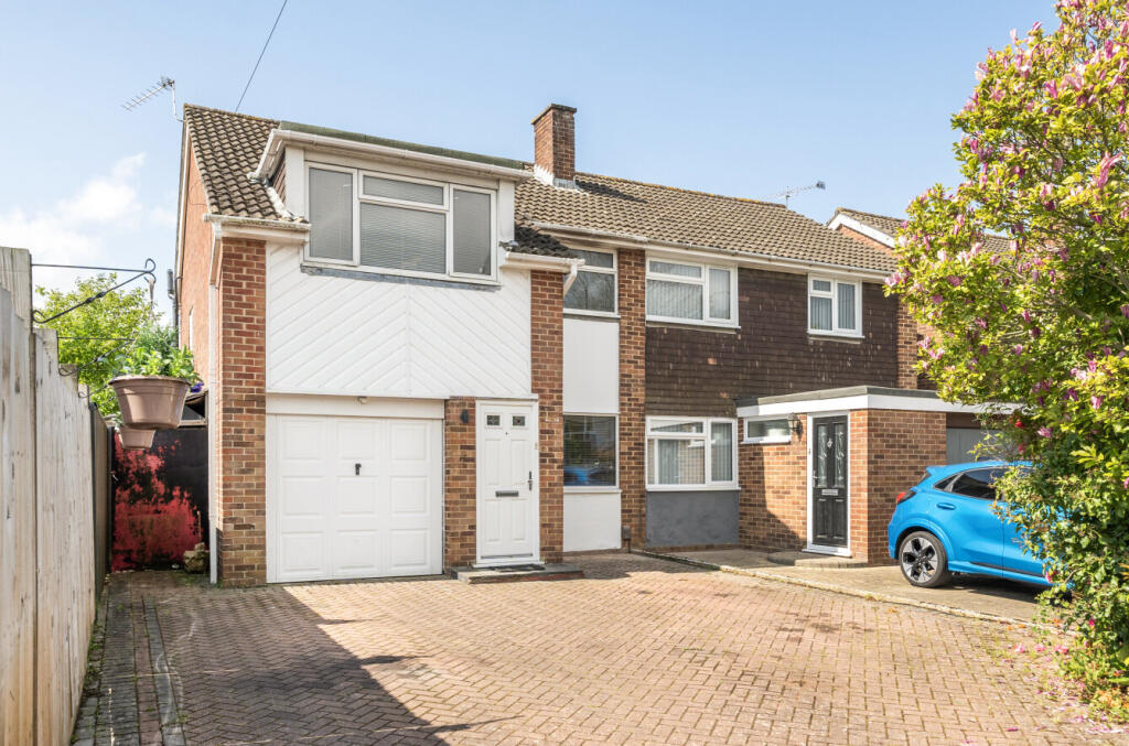 3 bedroom semi-detached house for sale in Oakmount Road, Chandler's ...
