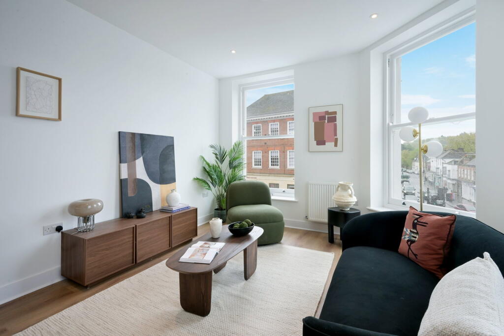 Apartment in Redhill - More