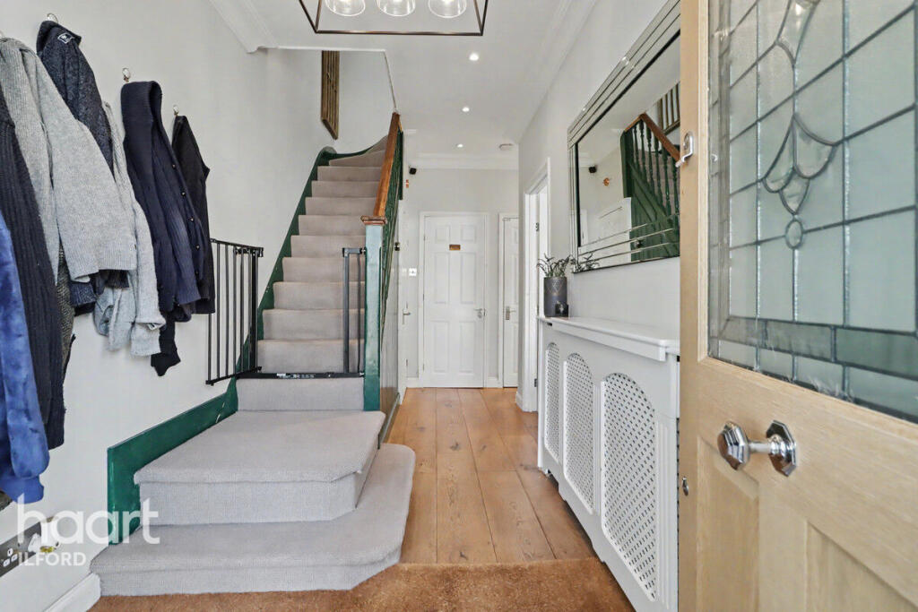 House in London - View 5