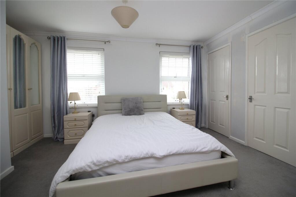 House in New Forest, Old Milton, New Milton - More