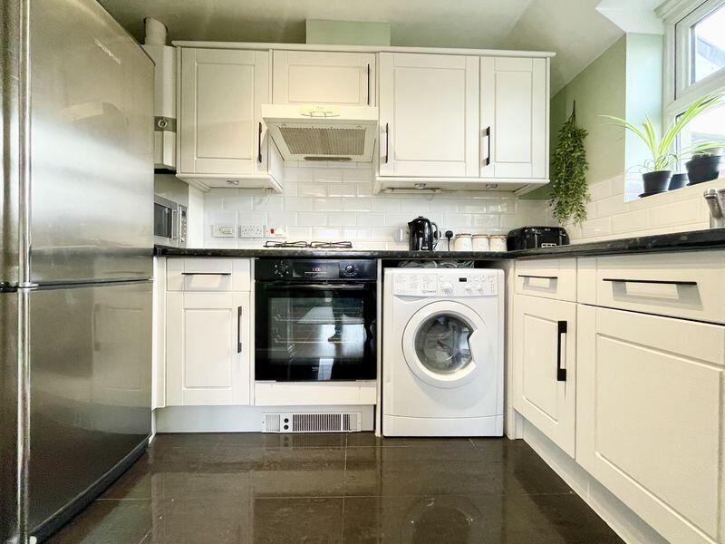 Chadwick Way, Hamble, Southampton, SO31 photo 3