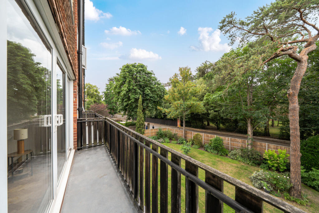 Apartment in London, London Borough of Richmond upon Thames - View 4