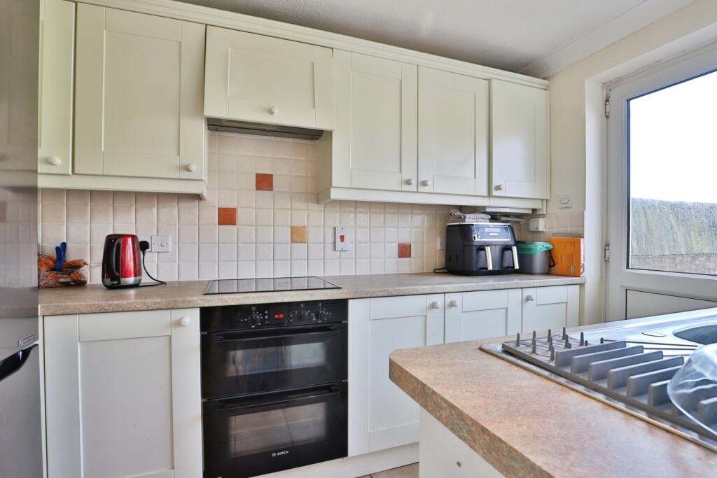 Chichester Road, Ringwood, Hampshire, BH24 photo 3