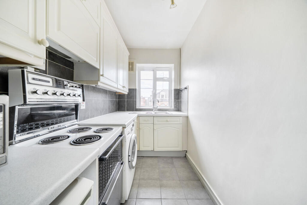 Apartment in London - More