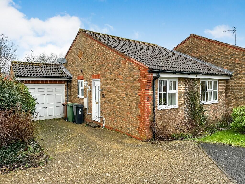 Main image of property: Parkers Close, Faringdon
