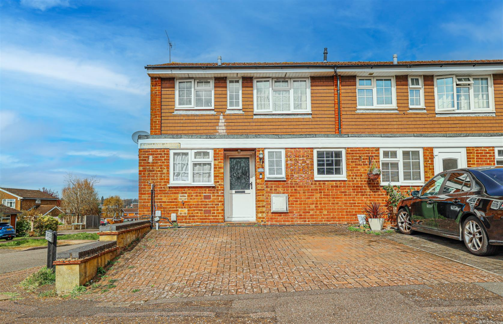 Main image of property: Stuarts Close, Hemel Hempstead, HP2