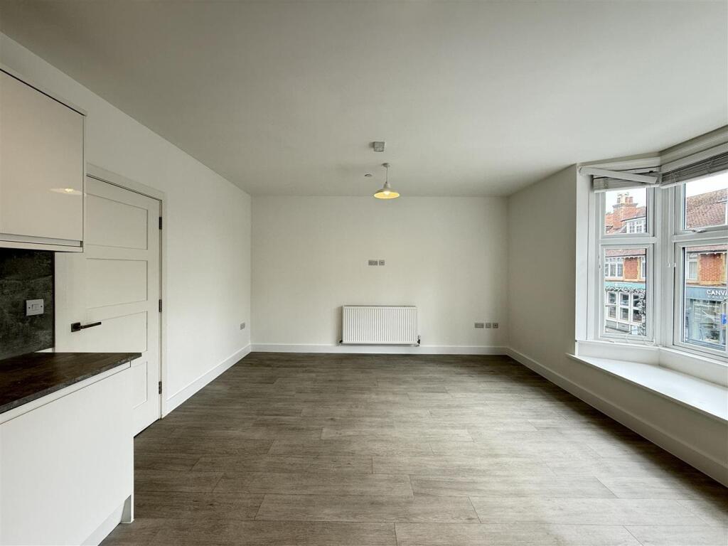 Apartment in Poole - View 4