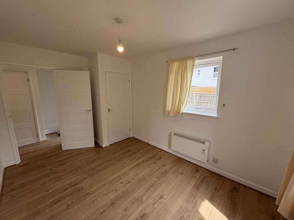 Apartment in Guildford - View 3
