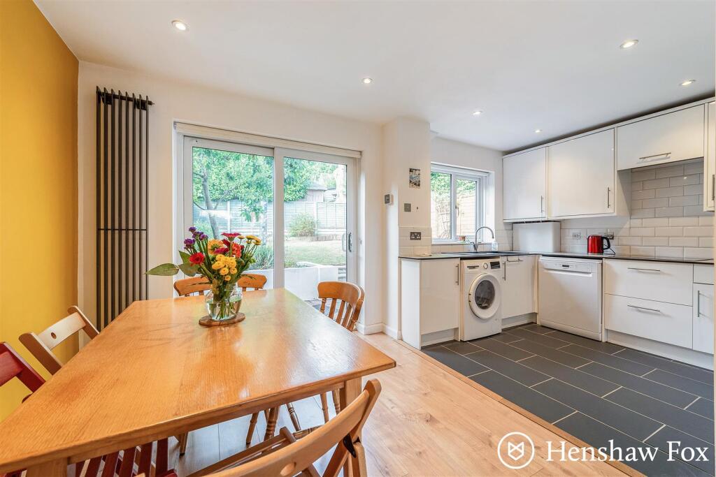 House in Southampton - More