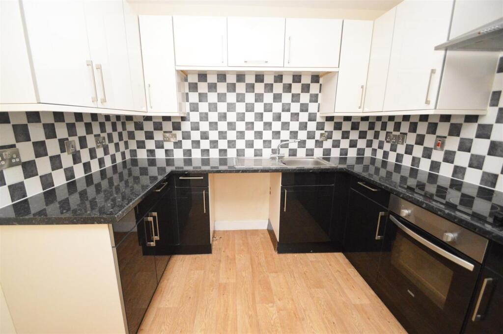 Bromley Court, Copthorne Road, Shrewsbury - View 4