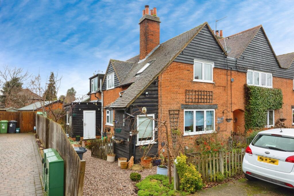 Main image of property: West End Cottages, Ripley, Woking, Surrey, GU23