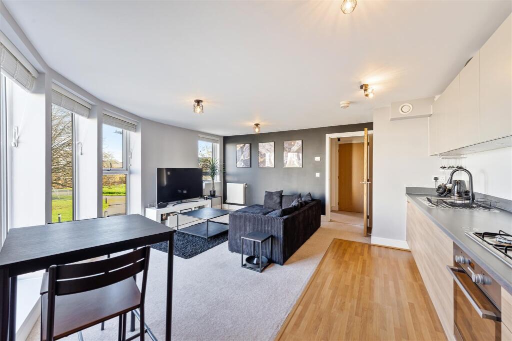 Apartment in Locking, North Somerset - View 4