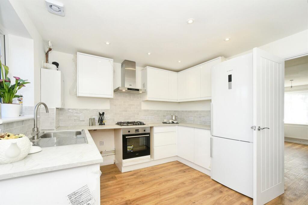 Vale Court, Cricklade, Swindon photo 2