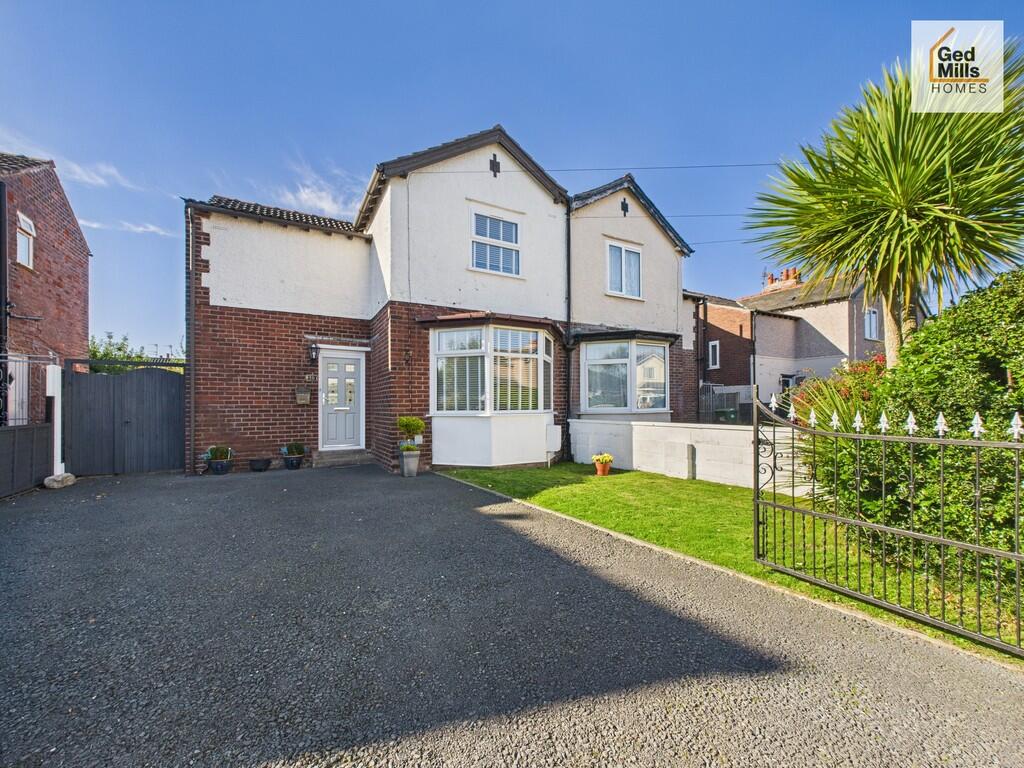3-bed semi-detached on Barton Avenue, Knott-End-On-Sea, £210,000