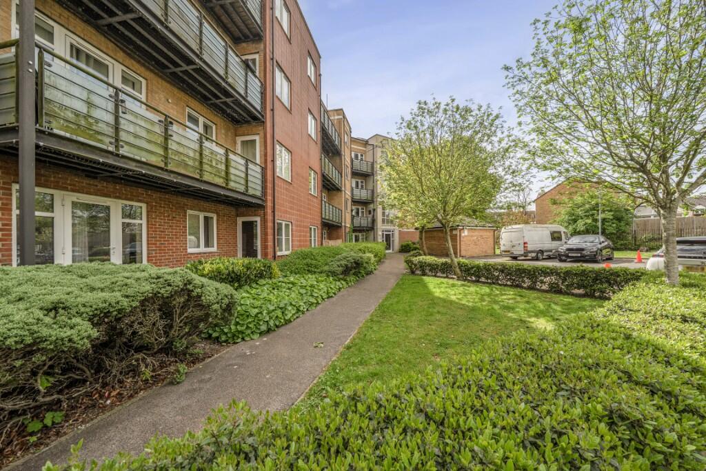 Main image of property: The Parklands, Dunstable, Bedfordshire, LU5