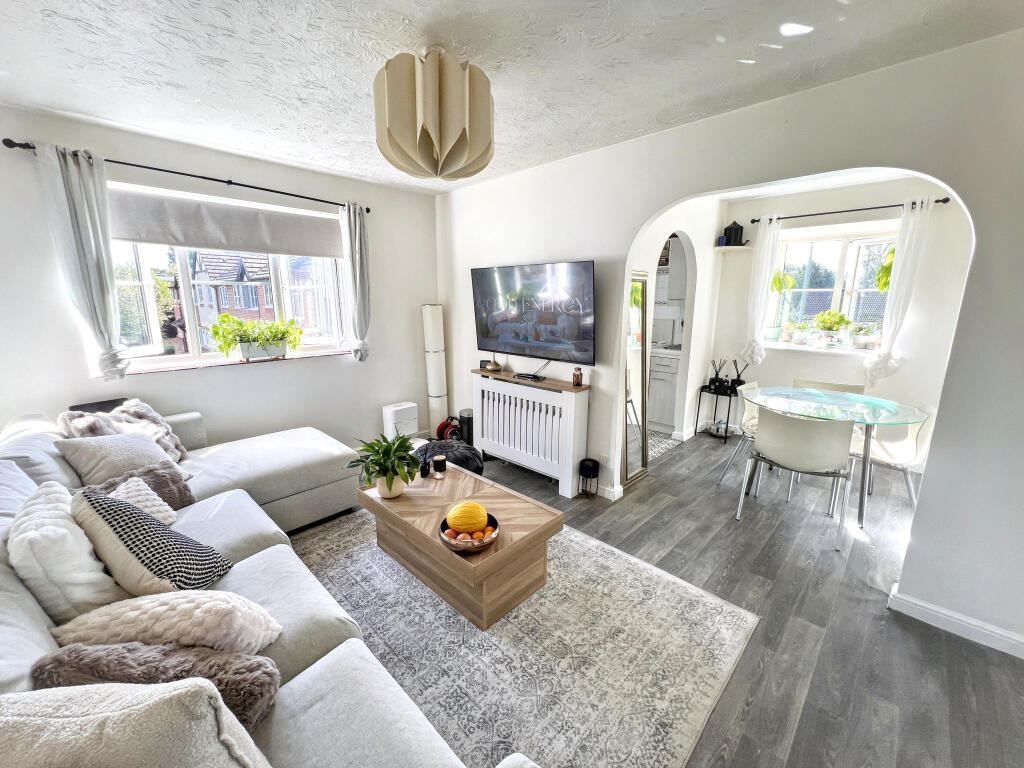 Apartment in Watford - View 5