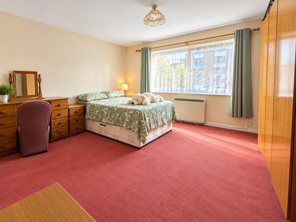 Apartment in Gosport, Hampshire - View 4
