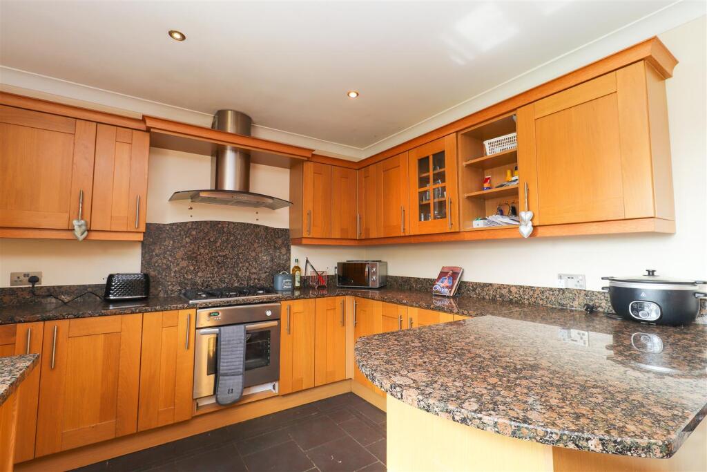 Birkwood Avenue, Sharlston Common, Wakefield photo 2