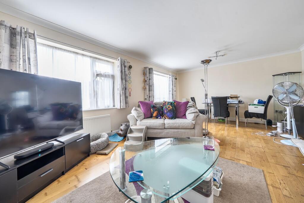 House in Stevenage, Stotfold - View 4