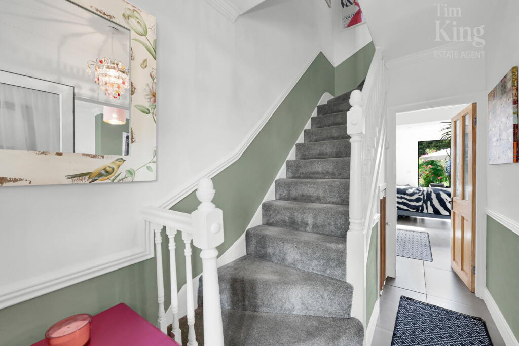 House in London - View 2
