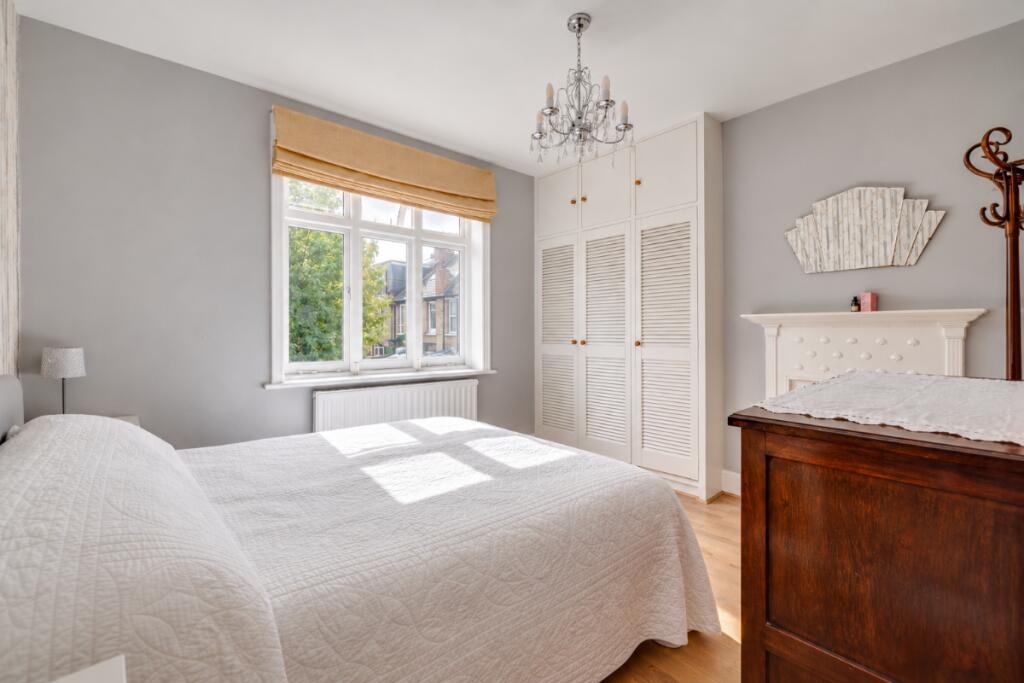 House in London, East Sheen - More