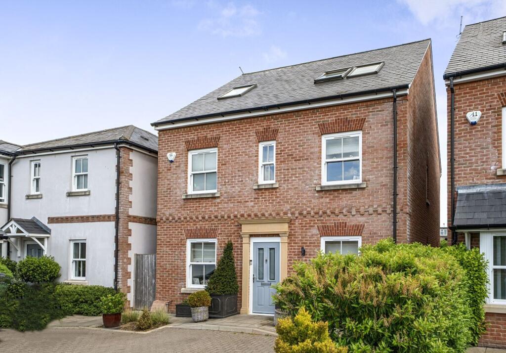 Main image of property: Lyndhurst Place, Chichester, PO19