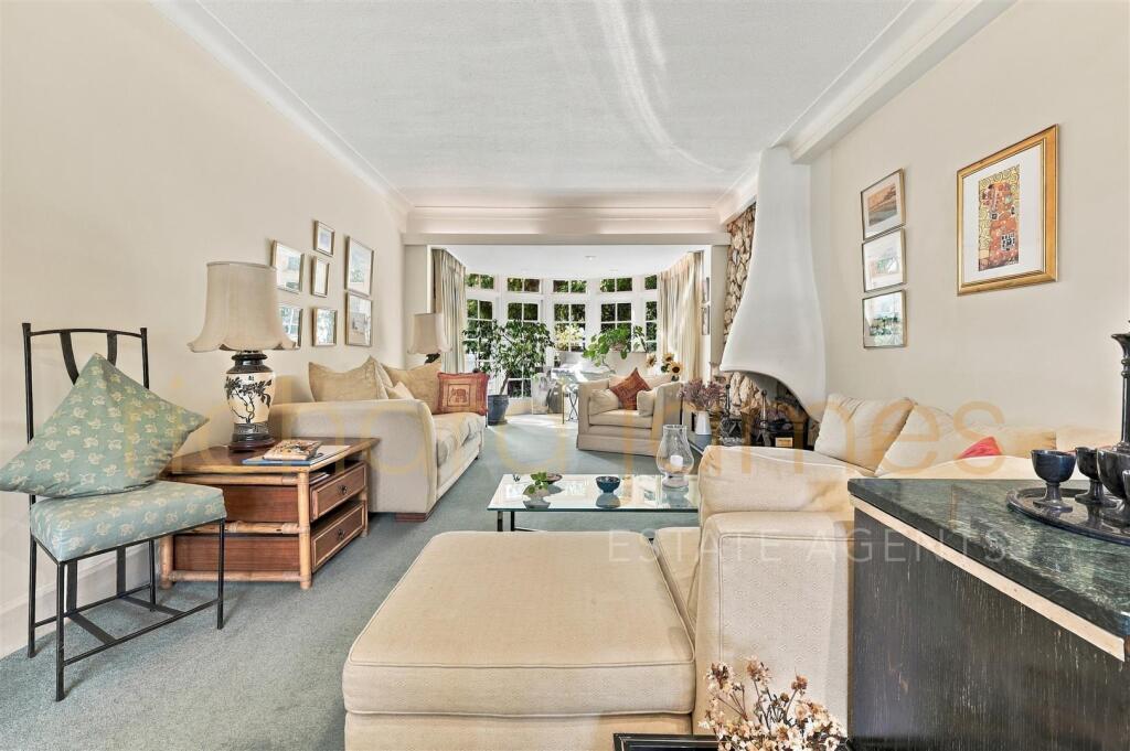 House in London - View 5