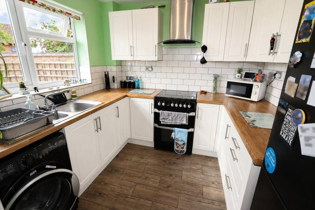 House in Burton Latimer - View 3