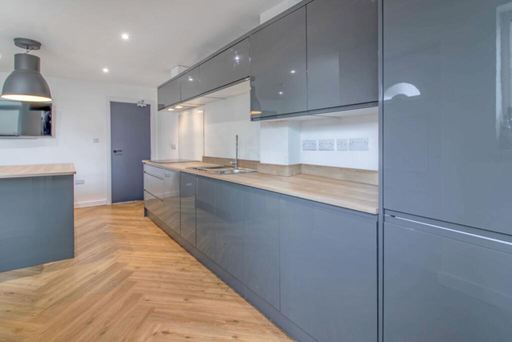 House in Broxtowe, Beeston - View 4