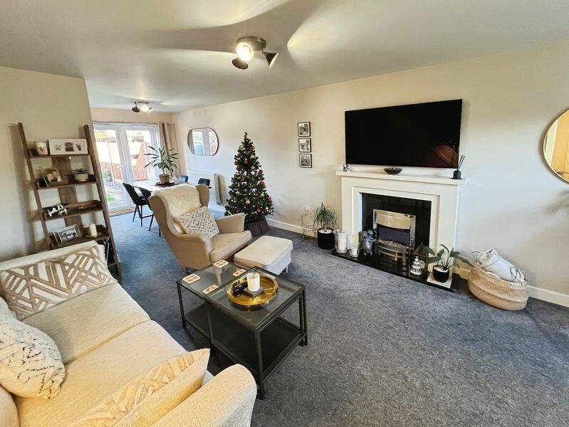 18 Napier Drive photo 2