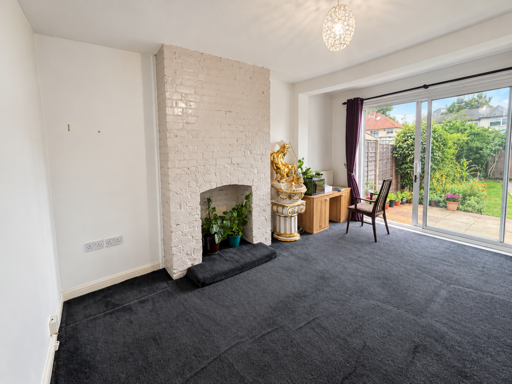 House in Bromley - More